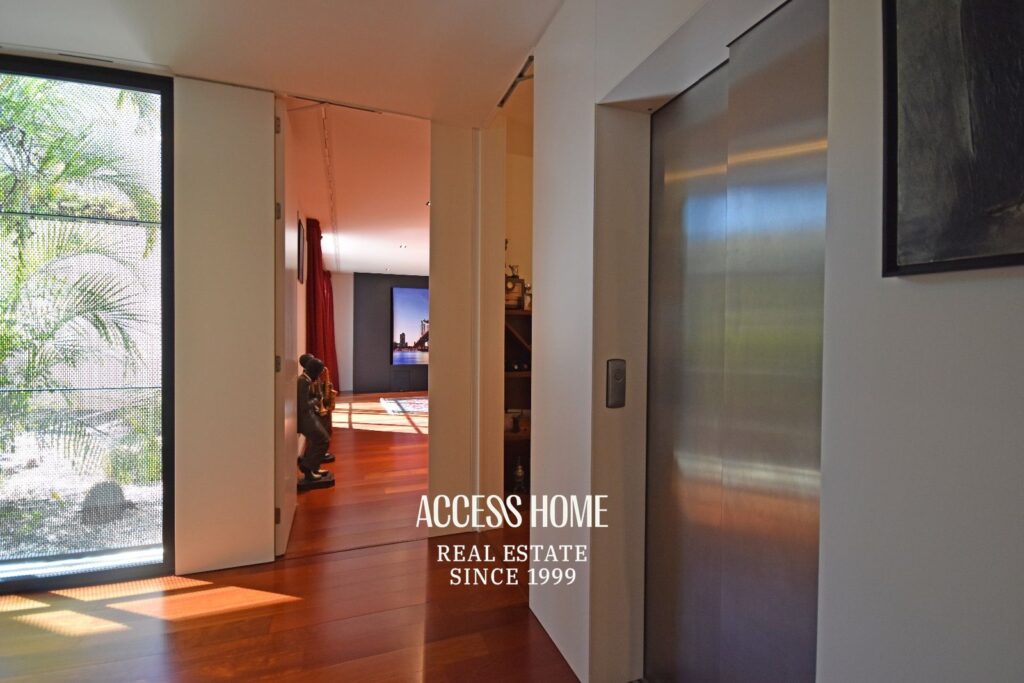 Casa de diseño en venta en urbanización Sant Berger Teià