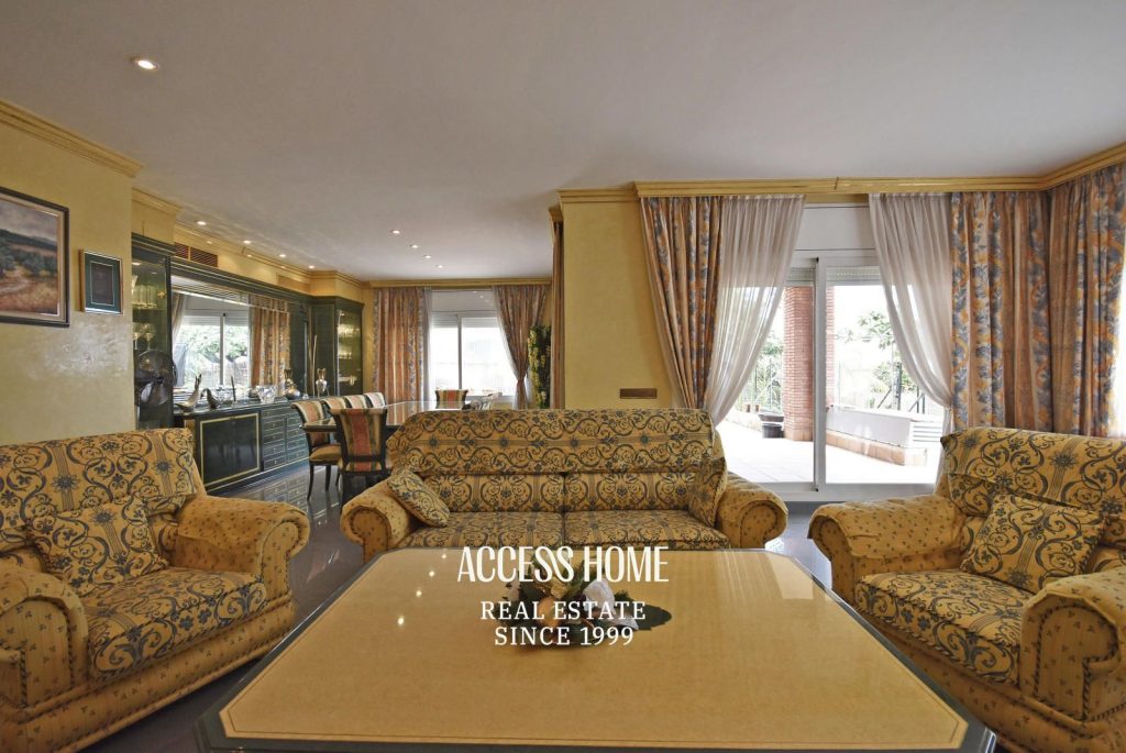 Casa unifamiliar con vistas a mar y piscina privada en Premià de Dalt