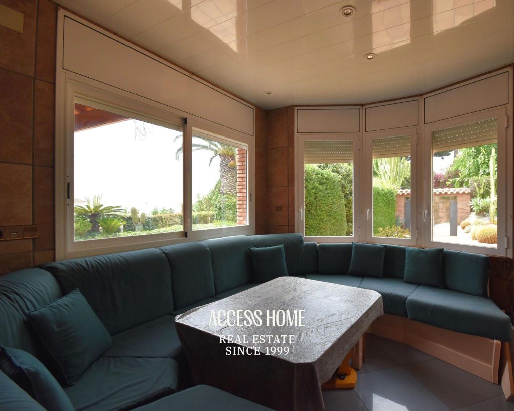 Casa unifamiliar con vistas a mar y piscina privada en Premià de Dalt