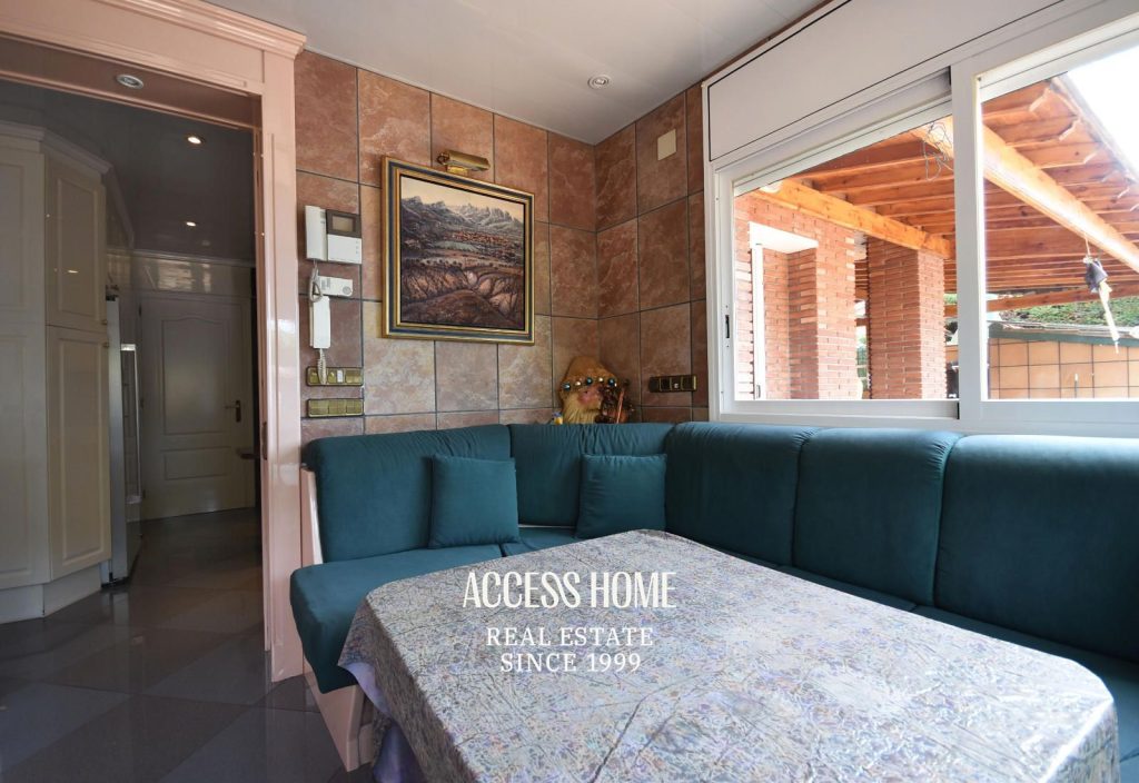 Casa unifamiliar con vistas a mar y piscina privada en Premià de Dalt