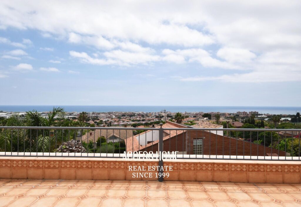 Casa unifamiliar con vistas a mar y piscina privada en Premià de Dalt