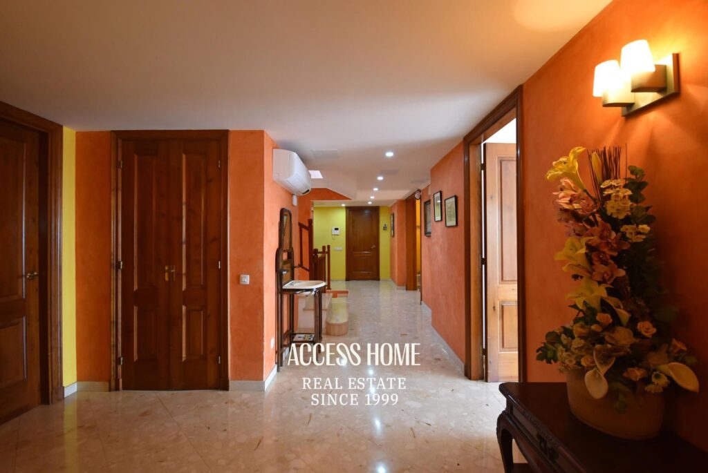 Exclusivo chalet independiente con vistas panorámicas a mar en Mas Ram, Badalona
