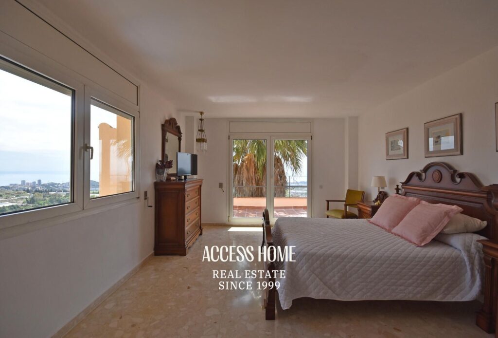 Exclusivo chalet independiente con vistas panorámicas a mar en Mas Ram, Badalona