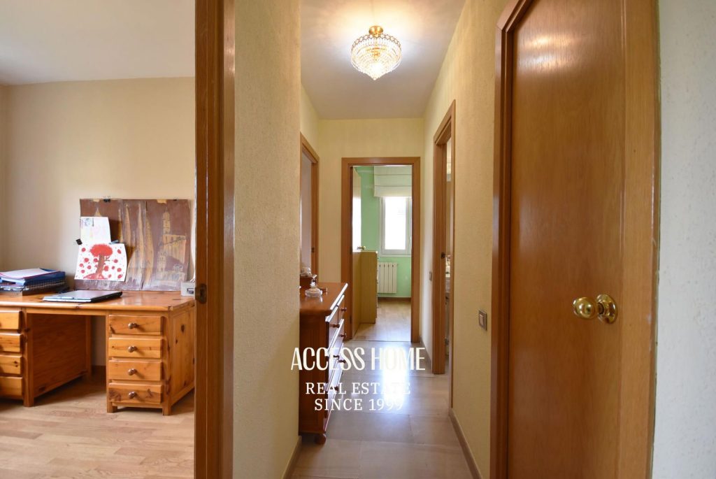 Casa a tres vientos con piscina comunitaria en Tiana
