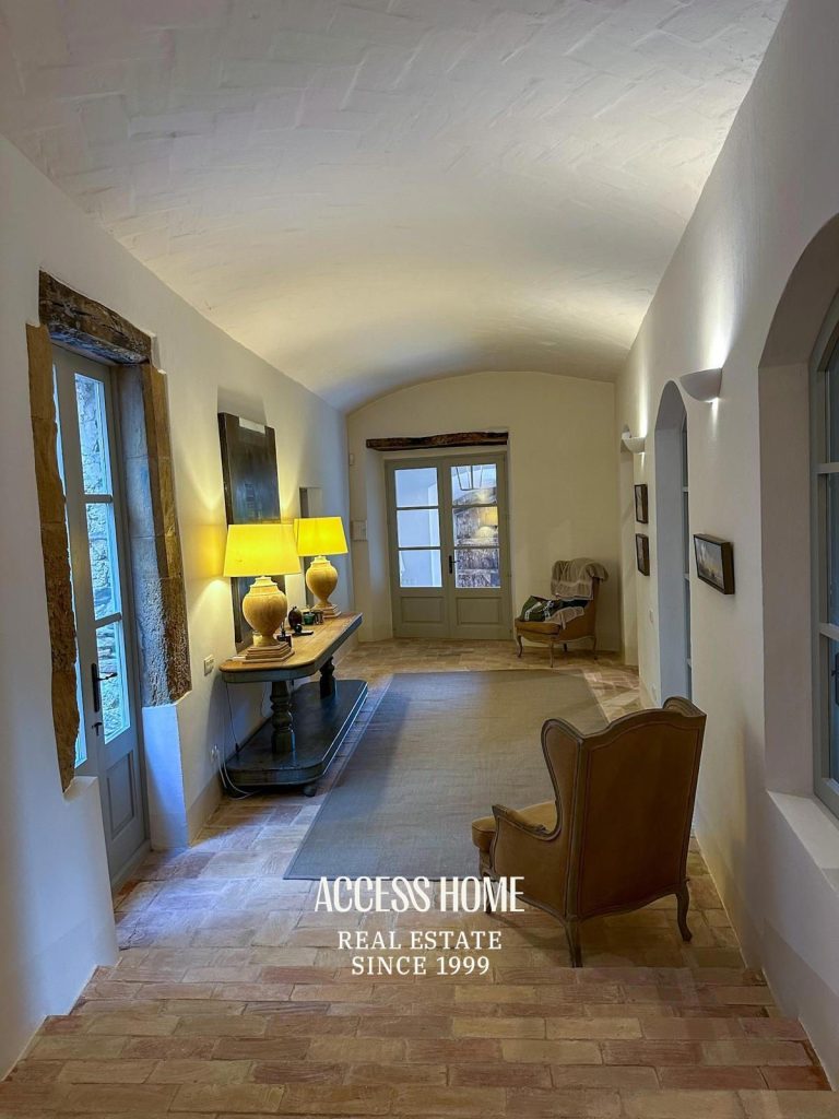 Espectacular casa reformada en pueblo medieval del Empordà, a solo 20 minutos de la Costa Brava.