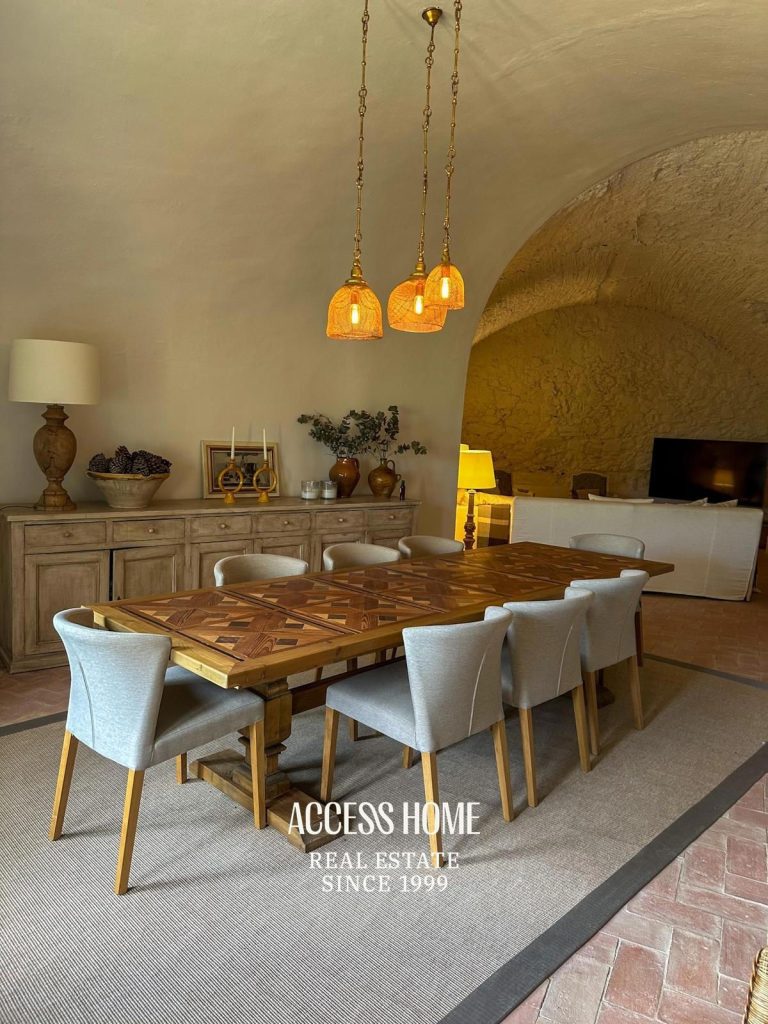 Espectacular casa reformada en pueblo medieval del Empordà, a solo 20 minutos de la Costa Brava.