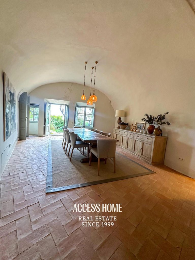 Espectacular casa reformada en pueblo medieval del Empordà, a solo 20 minutos de la Costa Brava.