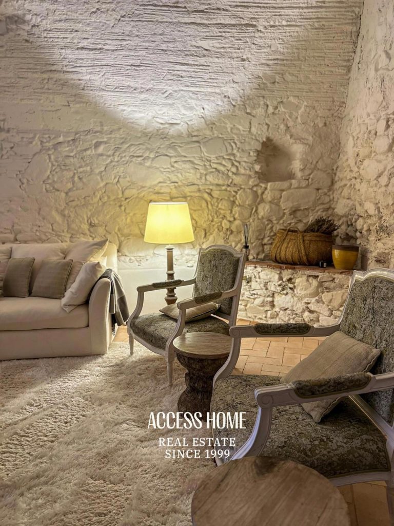 Espectacular casa reformada en pueblo medieval del Empordà, a solo 20 minutos de la Costa Brava.