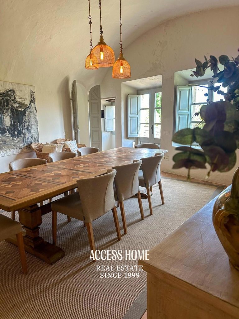 Espectacular casa reformada en pueblo medieval del Empordà, a solo 20 minutos de la Costa Brava.