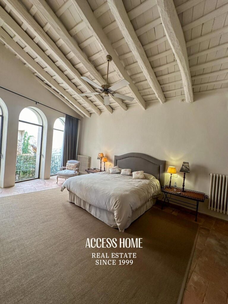 Espectacular casa reformada en pueblo medieval del Empordà, a solo 20 minutos de la Costa Brava.
