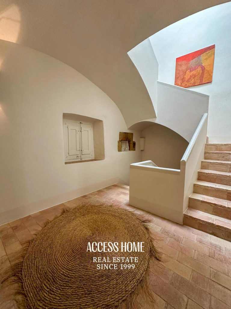 Espectacular casa reformada en pueblo medieval del Empordà, a solo 20 minutos de la Costa Brava.