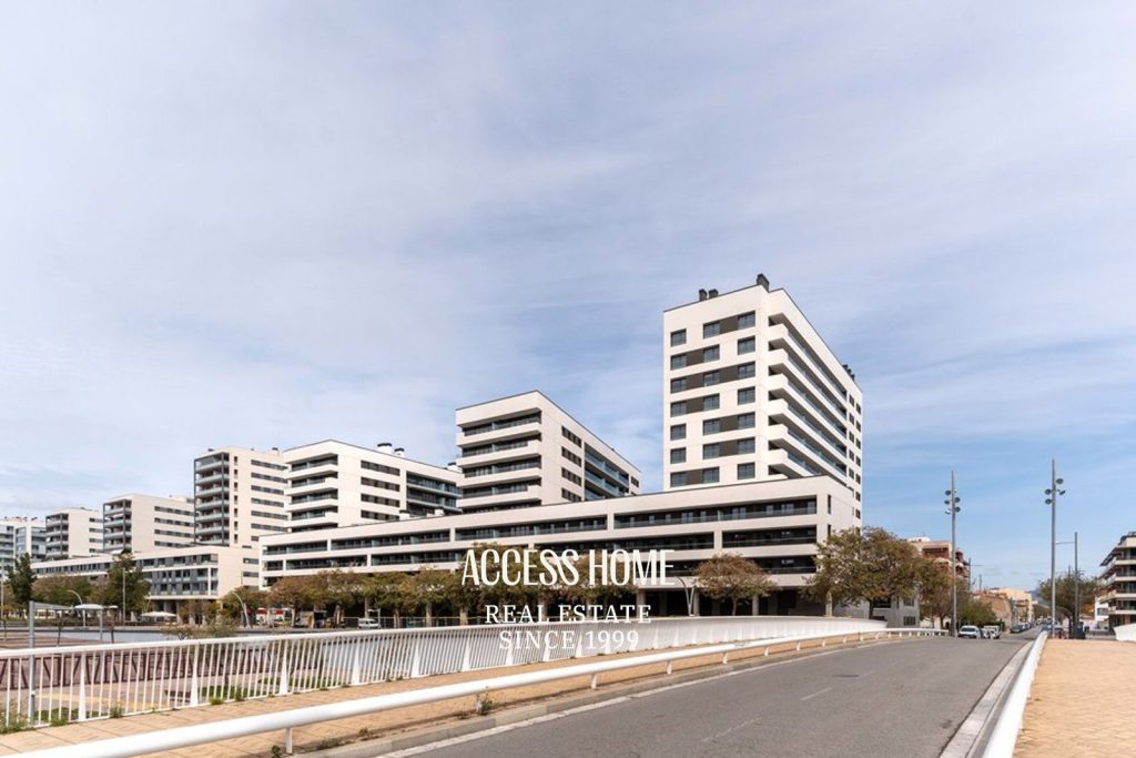 Exclusivo piso de obra nueva con terraza junto al mar