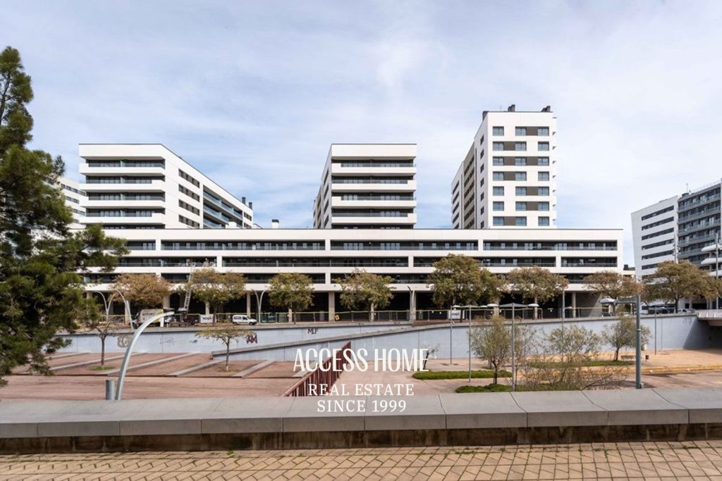 Exclusivo piso de obra nueva con terraza junto al mar