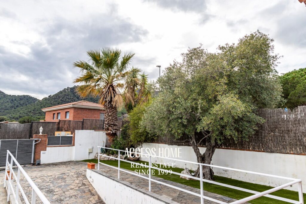 Magnífica casa con piscina y jardín en el corazón de Argentona