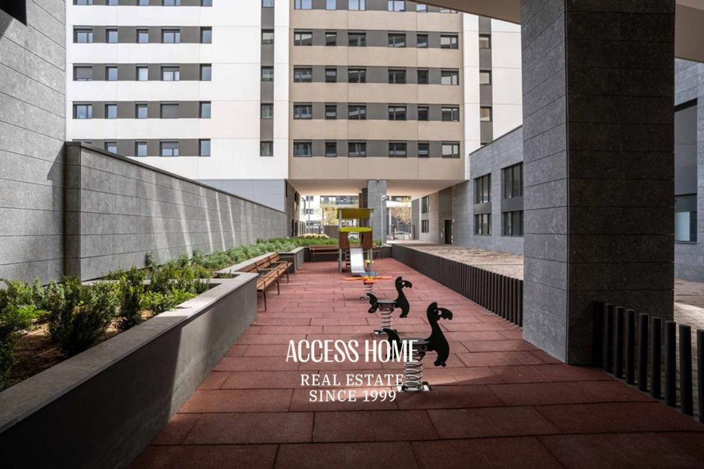 Exclusivo piso de obra nueva con terraza de 140 m² y piscina en Badalona