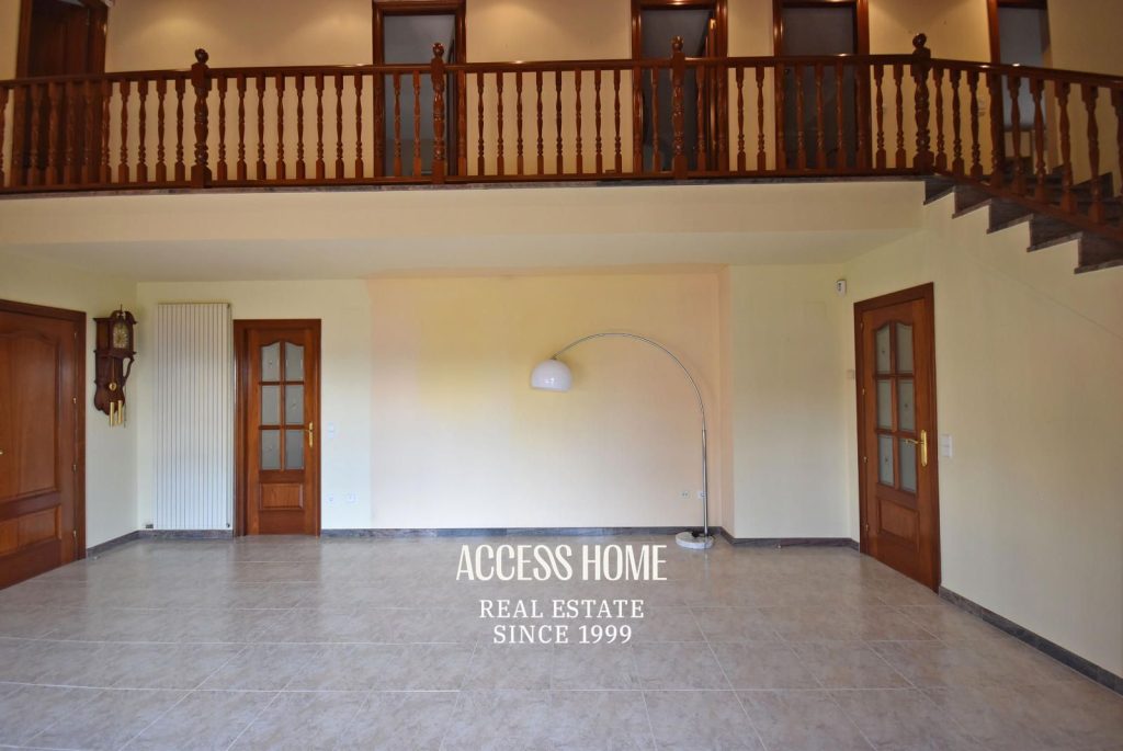 Casa en venta en Les Sureres, Mataró, con jardín y piscina