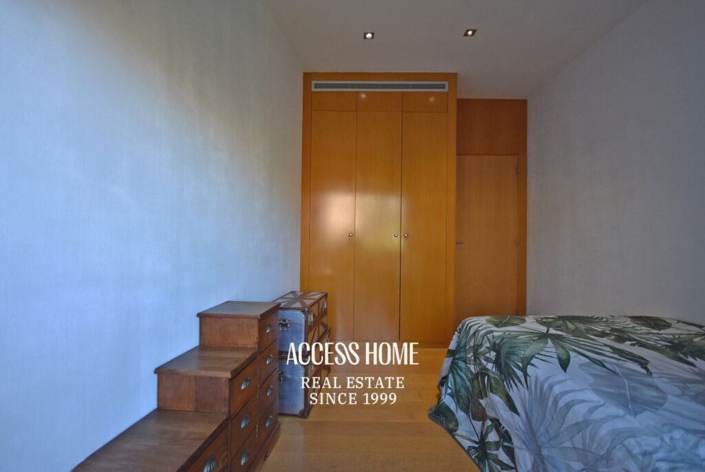 Amplia casa con jardín y piscina en zona residencial de Alella