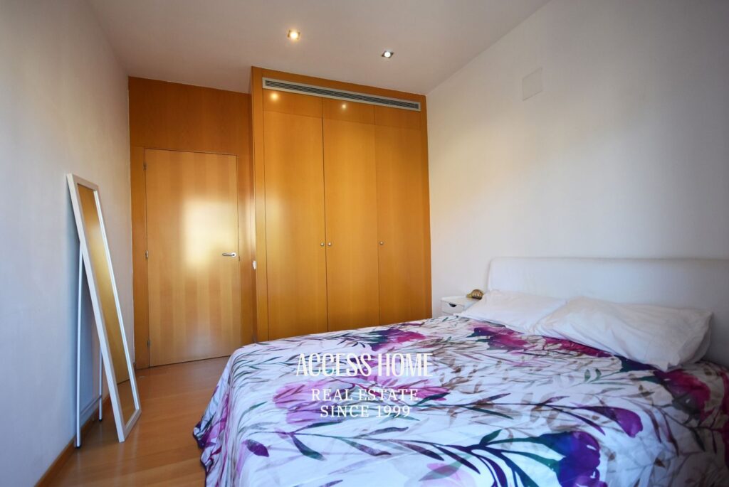 Amplia casa con jardín y piscina en zona residencial de Alella