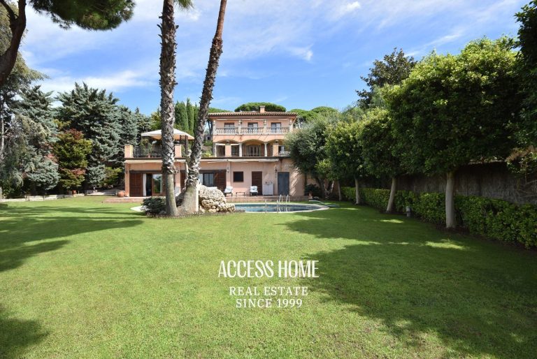 Exclusiva casa con vistas al mar, piscina privada y casa de invitados en Caldes d’Estrac