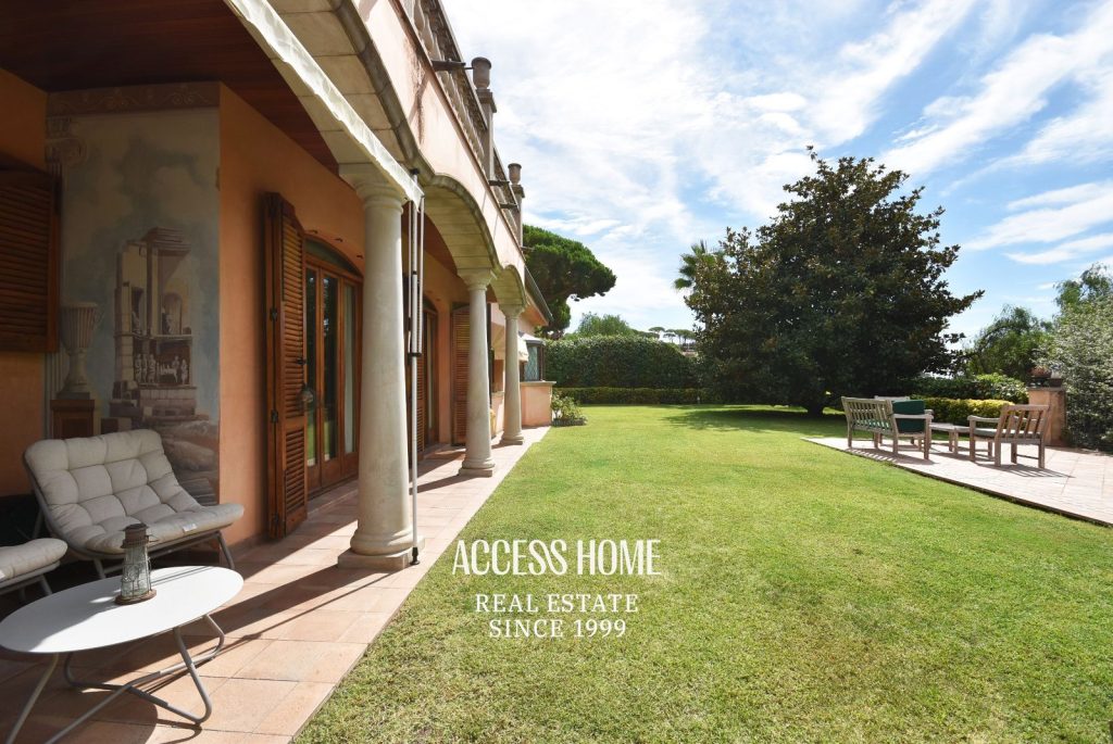 Exclusiva casa con vistas al mar, piscina privada y casa de invitados en Caldes d’Estrac