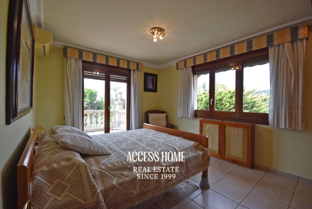 Exclusiva casa con vistas al mar, piscina privada y casa de invitados en Caldes d’Estrac
