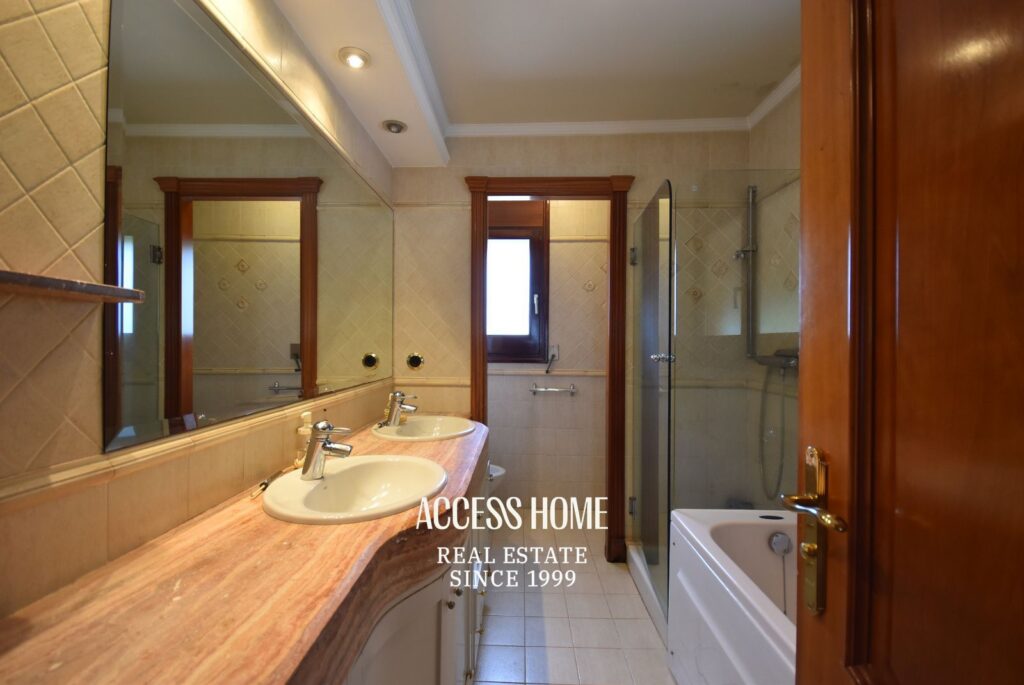 Exclusiva casa con vistas al mar, piscina privada y casa de invitados en Caldes d’Estrac