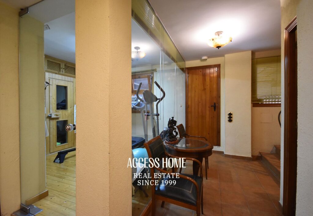 Exclusiva casa con vistas al mar, piscina privada y casa de invitados en Caldes d’Estrac