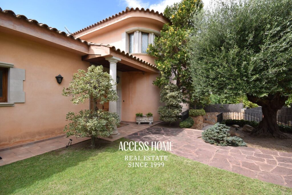Exclusiva casa con vistas al mar, piscina privada y casa de invitados en Caldes d’Estrac