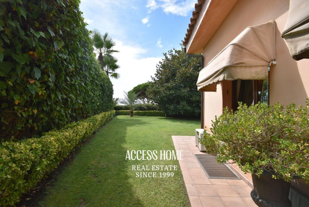 Exclusiva casa con vistas al mar, piscina privada y casa de invitados en Caldes d’Estrac