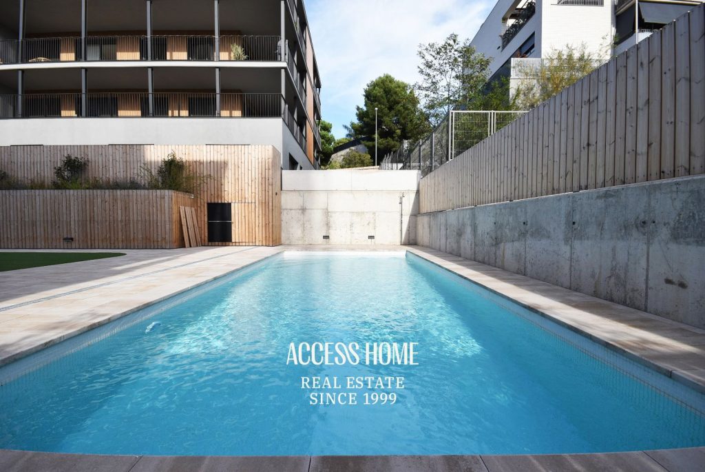 Ático dúplex de nueva construcción con piscina comunitaria