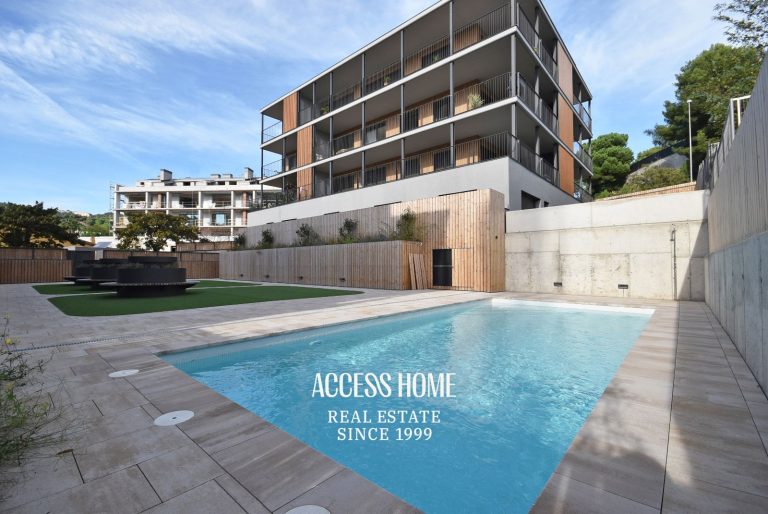 Ático dúplex de nueva construcción con piscina comunitaria