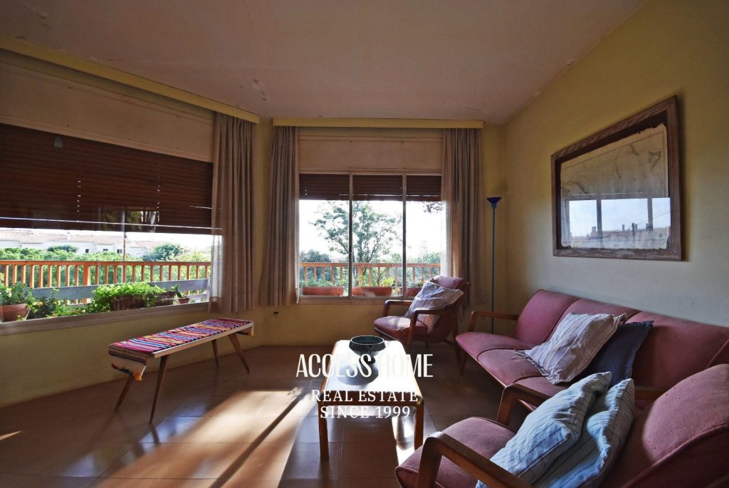 Casa en amplia parcela situada en Premià de Dalt