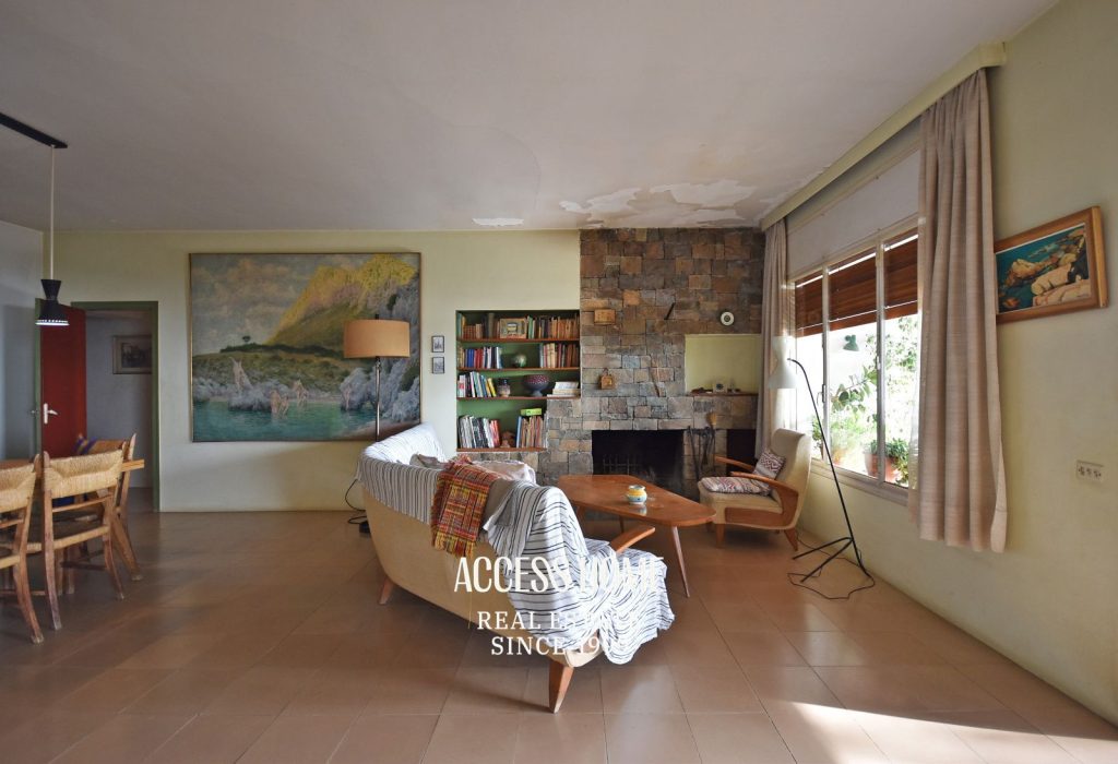 Casa en amplia parcela situada en Premià de Dalt