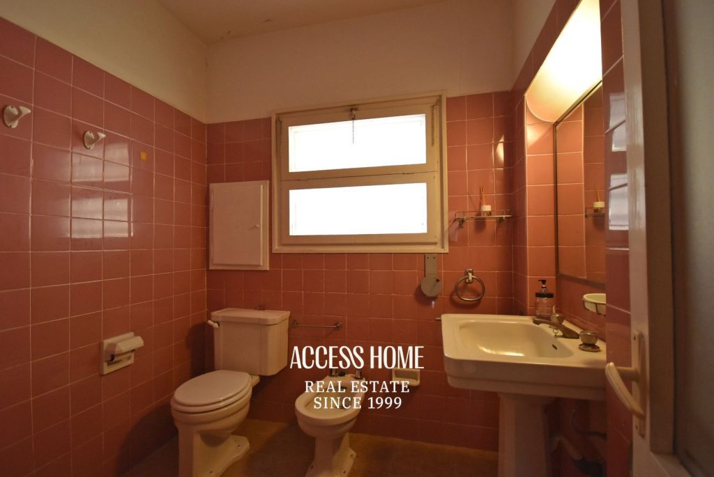 Casa en amplia parcela situada en Premià de Dalt