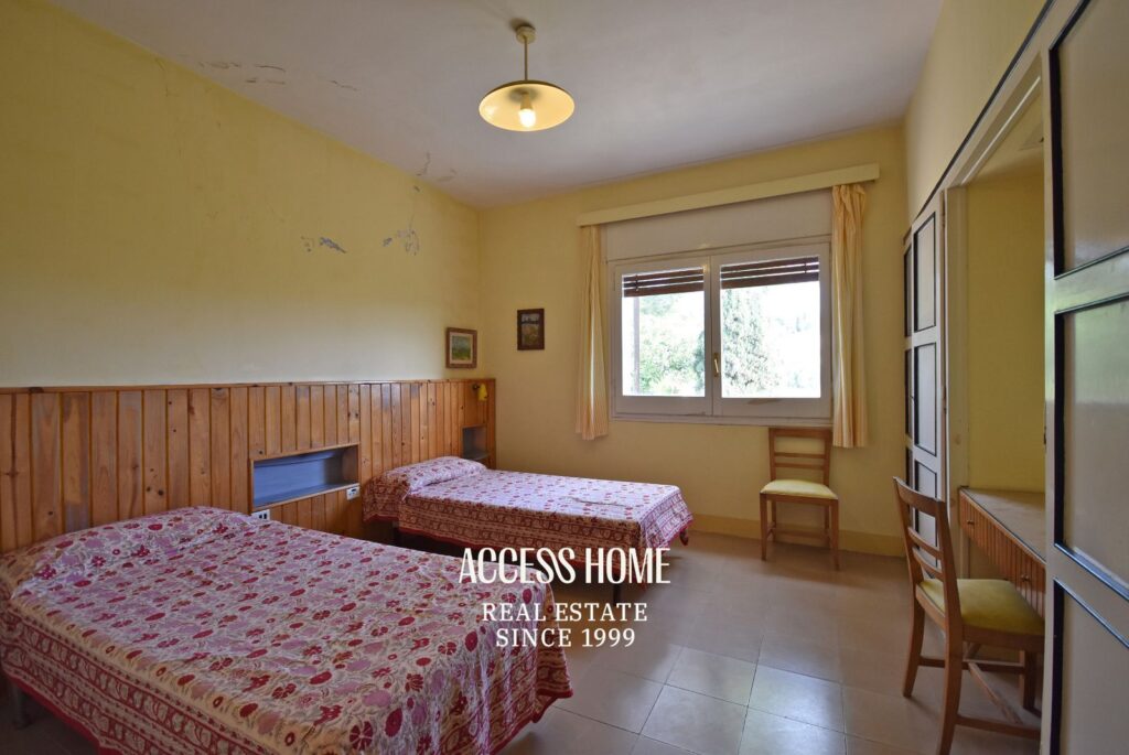 Casa en amplia parcela situada en Premià de Dalt