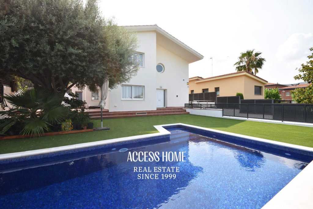Excelente casa con piscina en La Serreta, Alella