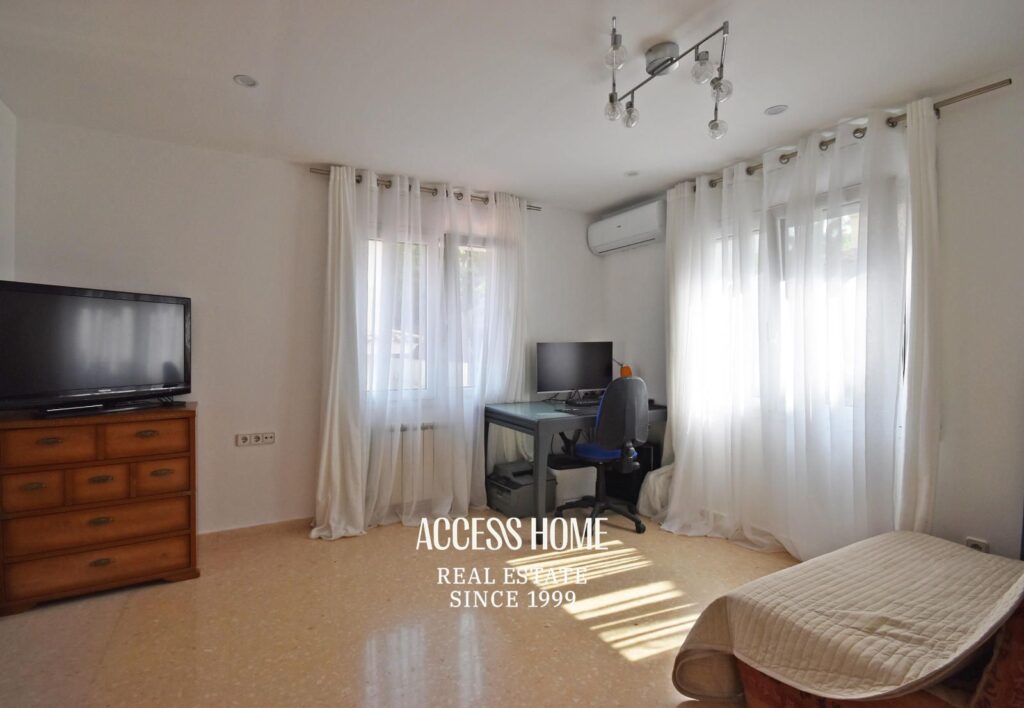 Excelente casa con piscina en La Serreta, Alella