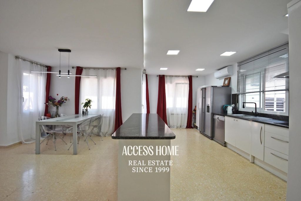 Excelente casa con piscina en La Serreta, Alella