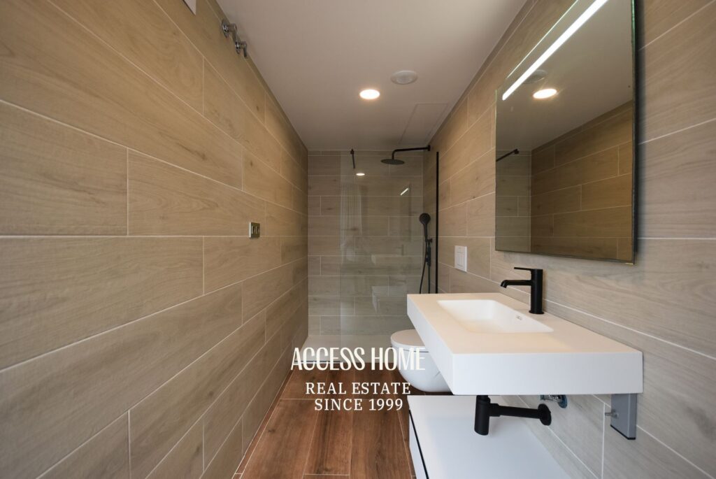 Casa de diseño moderno de nueva construcción en Montgat