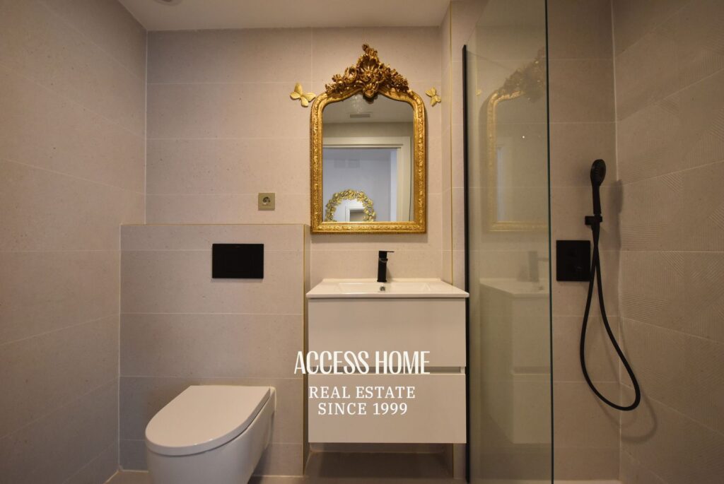 Casa de diseño moderno de nueva construcción en Montgat