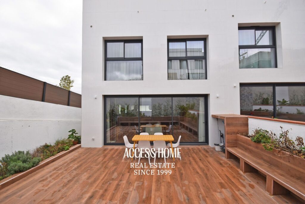 Casa adosada de nueva construcción en Montgat