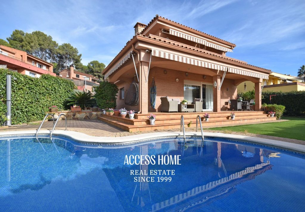 Magnifica casa en venta con jardín y piscina en Sant Pol de Mar