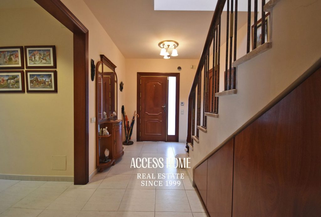 Magnifica casa en venta con jardín y piscina en Sant Pol de Mar