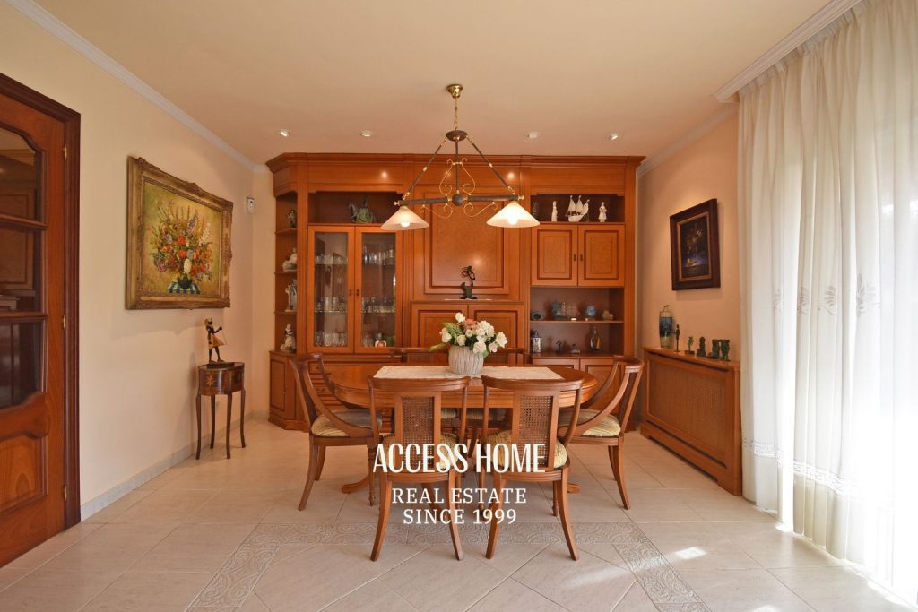 Magnifica casa en venta con jardín y piscina en Sant Pol de Mar