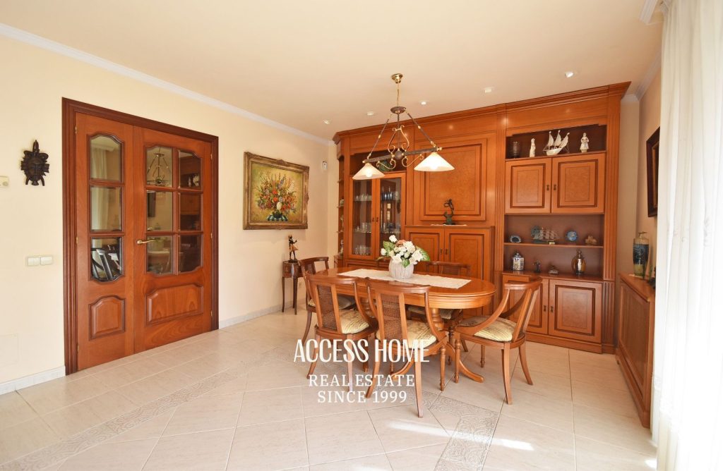 Magnifica casa en venta con jardín y piscina en Sant Pol de Mar