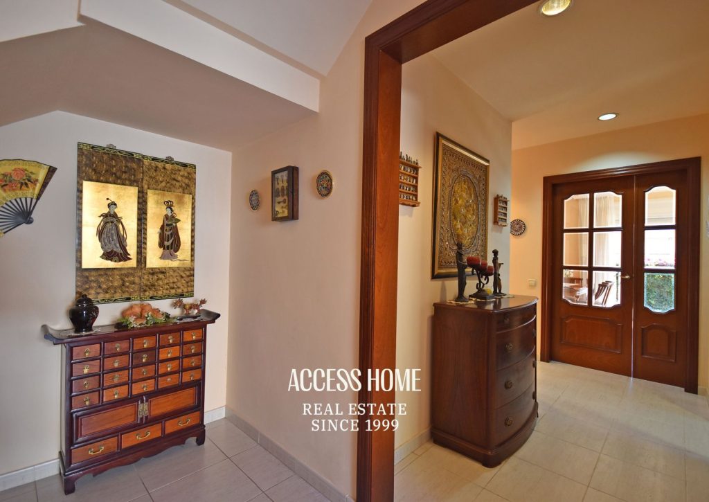 Magnifica casa en venta con jardín y piscina en Sant Pol de Mar