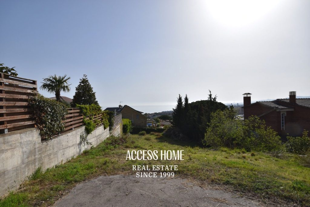Magnifica parcela con vistas a mar en venta en Teià.