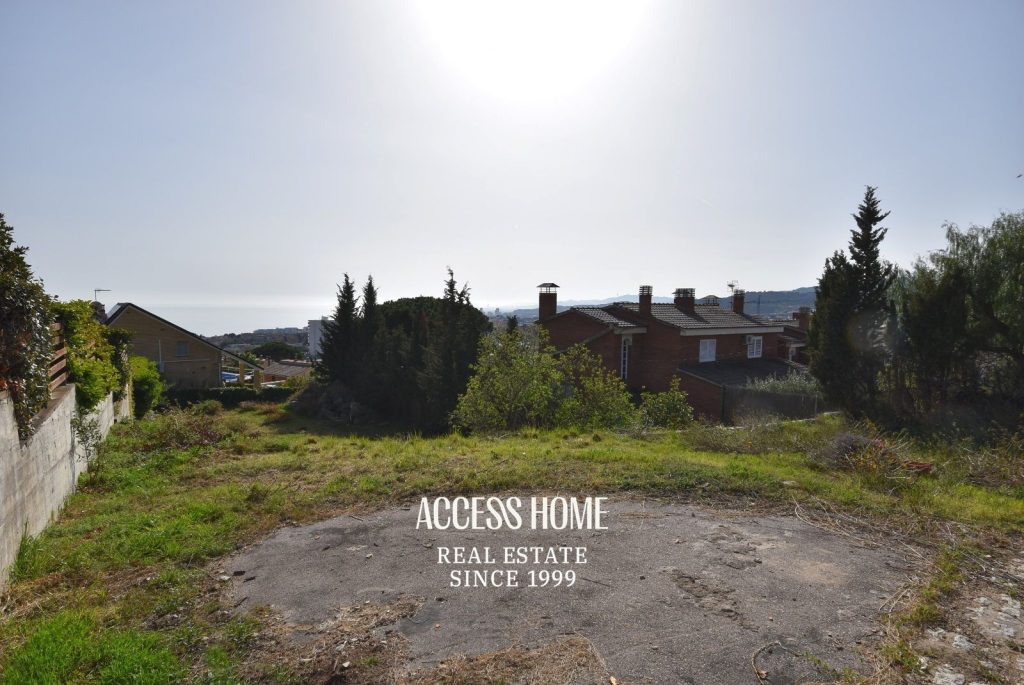 Magnifica parcela con vistas a mar en venta en Teià.