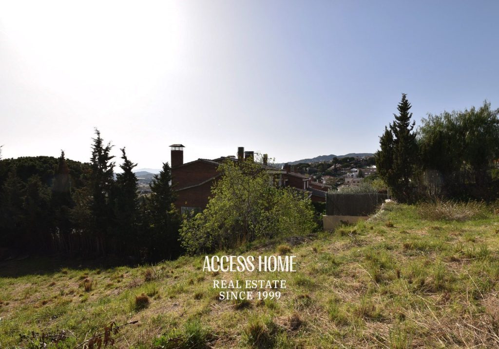 Magnifica parcela con vistas a mar en venta en Teià.