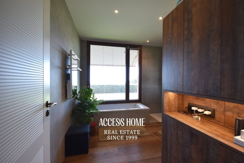 Exclusividad, diseño y Mediterráneo: una vivienda excepcional en centro de Sant Vicenç de Montalt